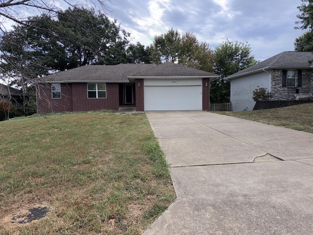 3372 S Western Avenue, Springfield, MO 65807