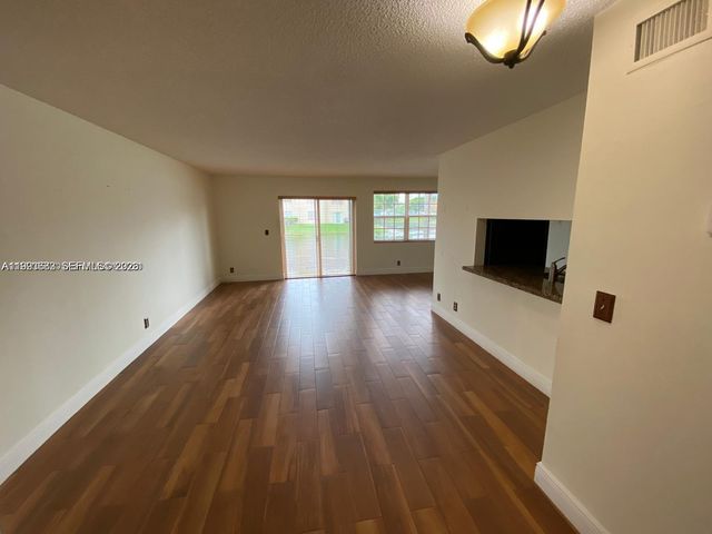 8713 SW 5th St 104, Pembroke Pines, FL 33025