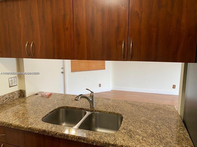 8713 SW 5th St 104, Pembroke Pines, FL 33025