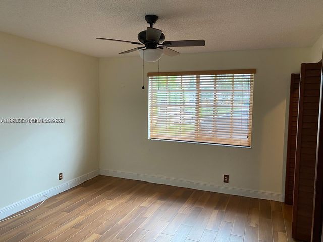 8713 SW 5th St 104, Pembroke Pines, FL 33025