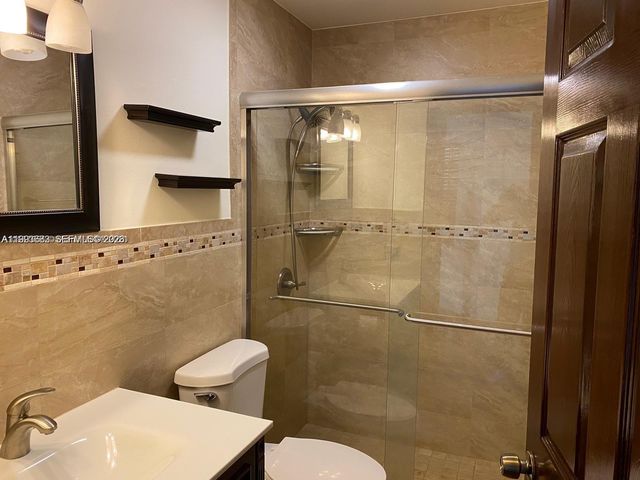 8713 SW 5th St 104, Pembroke Pines, FL 33025