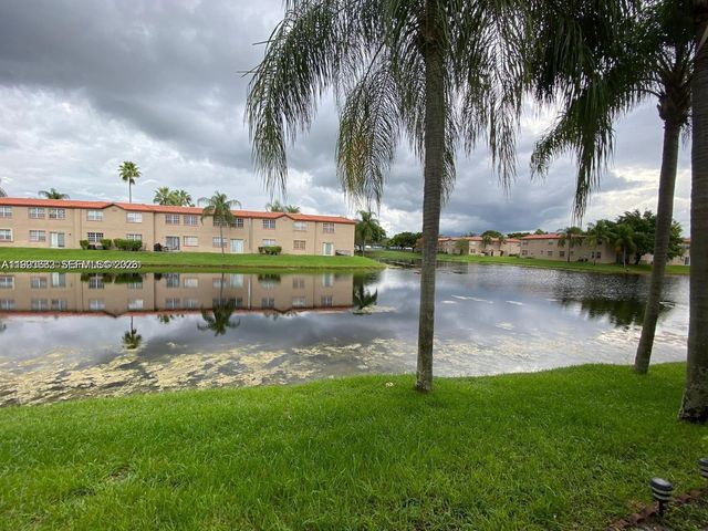 8713 SW 5th St 104, Pembroke Pines, FL 33025