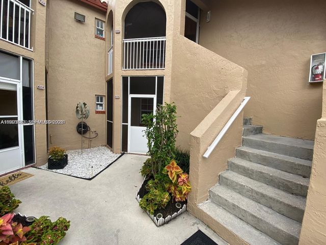 8713 SW 5th St 104, Pembroke Pines, FL 33025