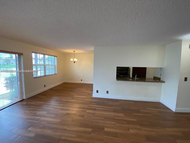 8713 SW 5th St 104, Pembroke Pines, FL 33025