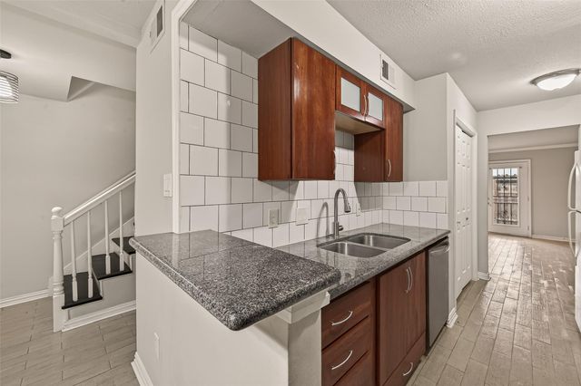 6631 Wanda Lane, Houston, TX 77074