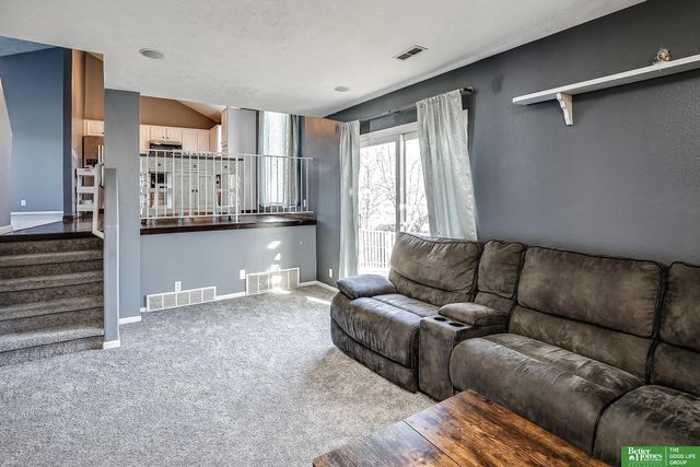 6703 N 110th Avenue, Omaha, NE 68164