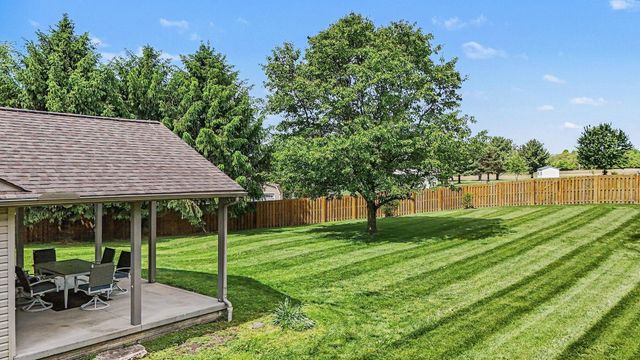 42 Millstone Circle, Pataskala, OH 43062