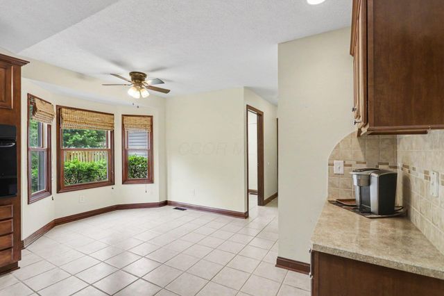 42 Millstone Circle, Pataskala, OH 43062