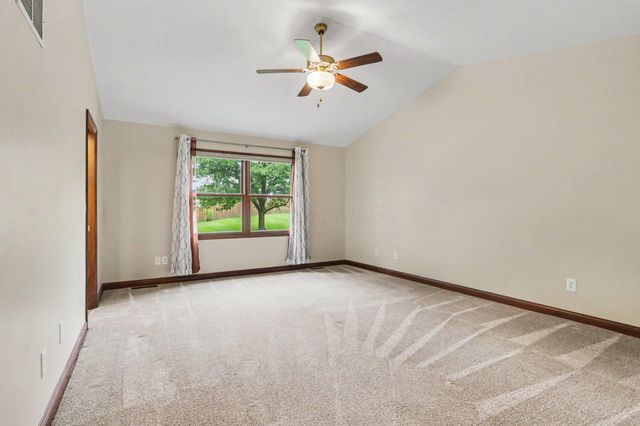 42 Millstone Circle, Pataskala, OH 43062