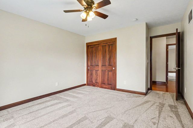 42 Millstone Circle, Pataskala, OH 43062
