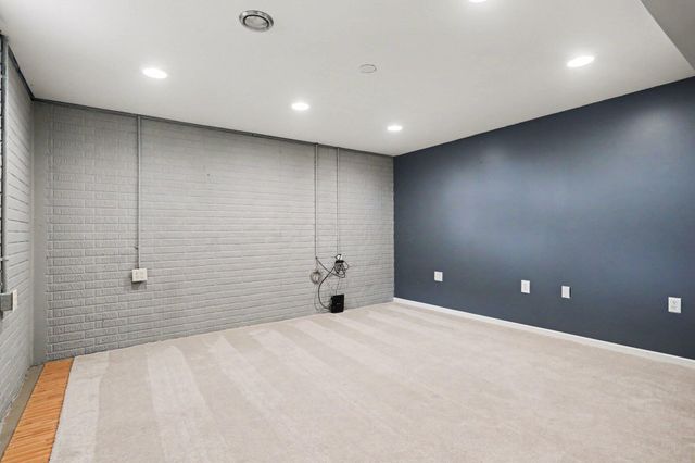 42 Millstone Circle, Pataskala, OH 43062