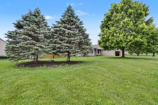 42 Millstone Circle, Pataskala, OH 43062