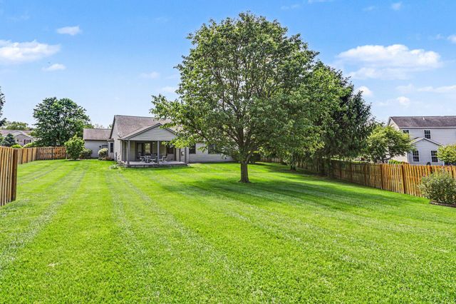 42 Millstone Circle, Pataskala, OH 43062