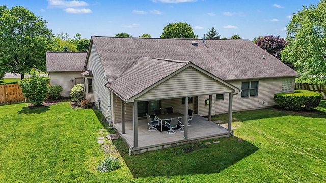 42 Millstone Circle, Pataskala, OH 43062