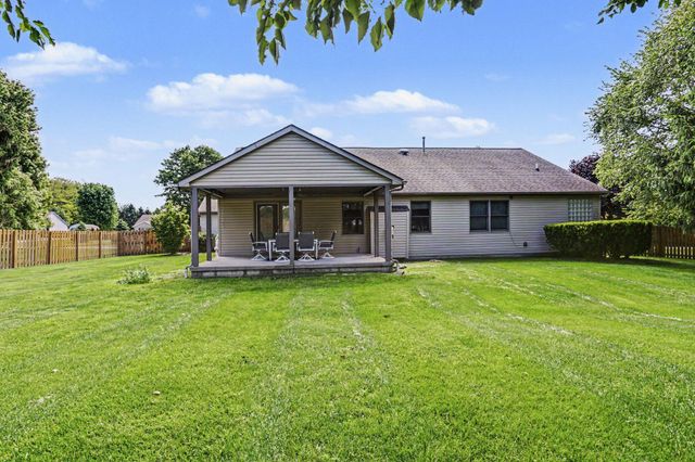 42 Millstone Circle, Pataskala, OH 43062