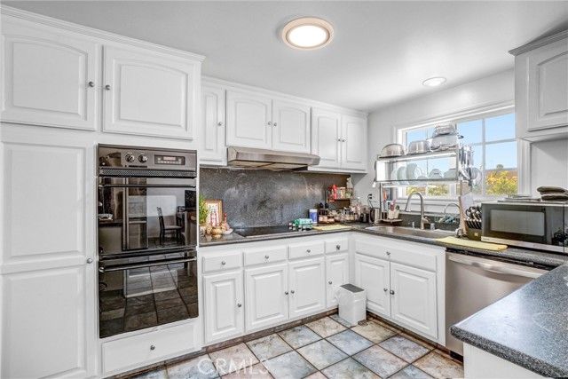 11584 Rosemary Avenue, Fountain Valley, CA 92708