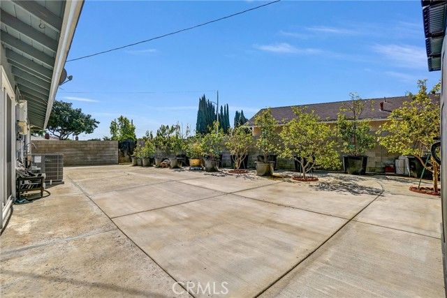 11584 Rosemary Avenue, Fountain Valley, CA 92708