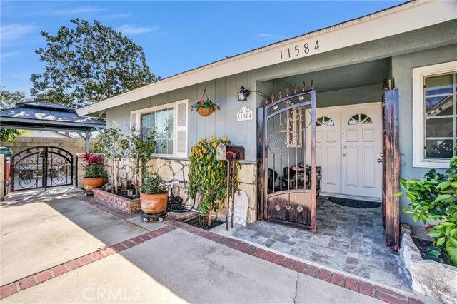 11584 Rosemary Avenue, Fountain Valley, CA 92708