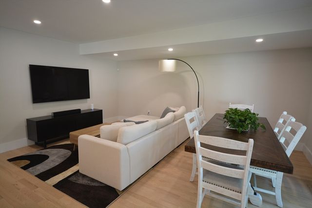 361 Salem St. 2, Wakefield, MA 01880