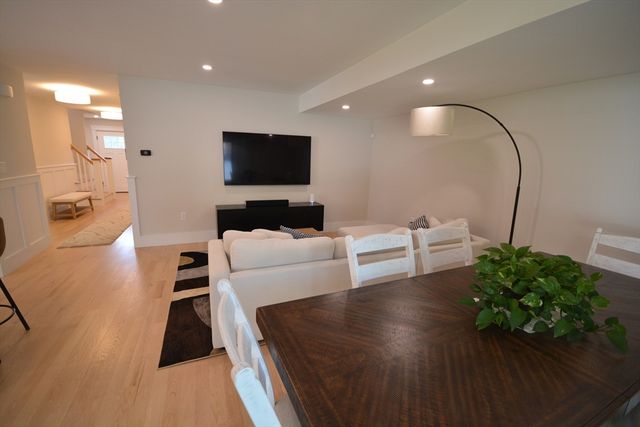 361 Salem St. 2, Wakefield, MA 01880