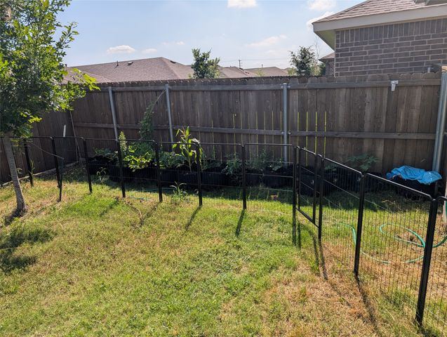 14032 Haggerston Drive, Pilot Point, TX 76258