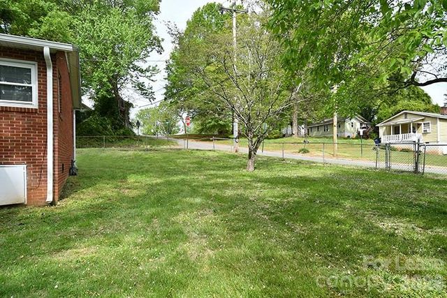 266 Long Street, Statesville, NC 28677
