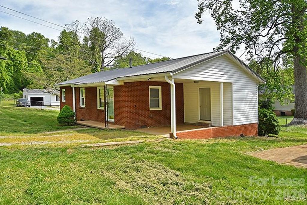 266 Long Street, Statesville, NC 28677