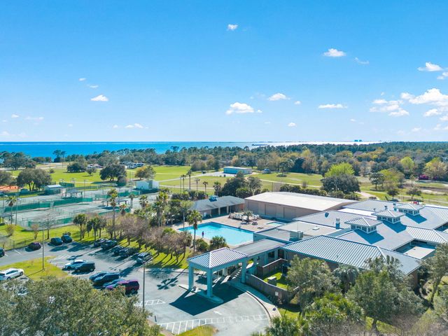 7008 Turnberry Circle, Navarre, FL 32566