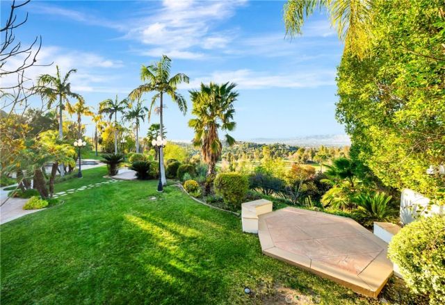 4165 Elm View Drive, Encino, CA 91316