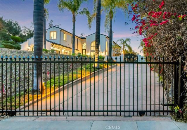 4165 Elm View Drive, Encino, CA 91316