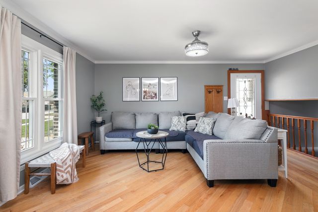 16805 Hilltop Avenue, Orland Hills, IL 60487