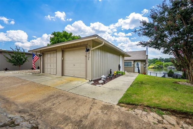 5200 Country Club Drive, De Cordova, TX 76049