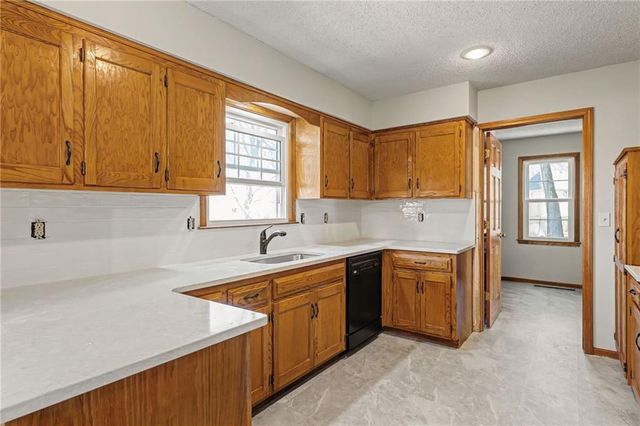 7714 W 114 Terrace, Overland Park, KS 66210