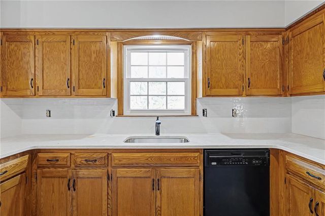 7714 W 114 Terrace, Overland Park, KS 66210