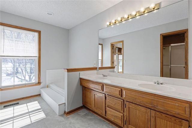 7714 W 114 Terrace, Overland Park, KS 66210