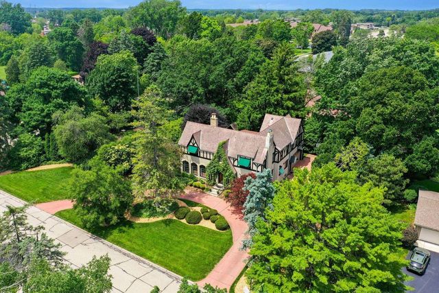 312 N Vincennes CIRCLE, Racine, WI 53402