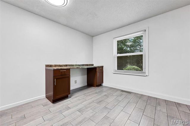 12157 Parkwood Place, Maryland Heights, MO 63043