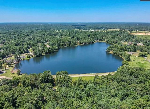 10775 Royal Forest Drive, Conroe, TX 77303