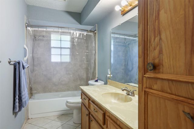 10775 Royal Forest Drive, Conroe, TX 77303