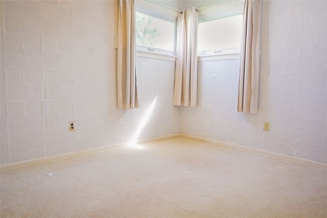 3827 BURTON Avenue, Erie, PA 16504