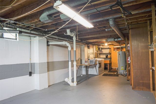 3827 BURTON Avenue, Erie, PA 16504