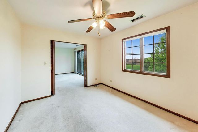 245 Windsor Lane C, Willowbrook, IL 60527