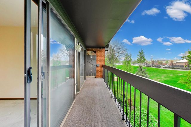 245 Windsor Lane C, Willowbrook, IL 60527