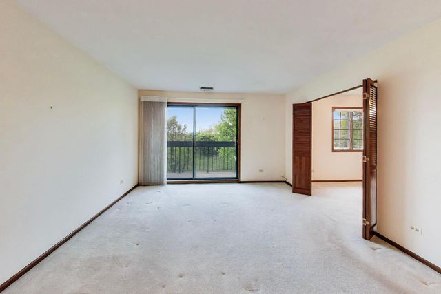 245 Windsor Lane C, Willowbrook, IL 60527