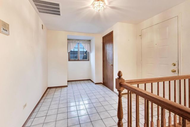 245 Windsor Lane C, Willowbrook, IL 60527