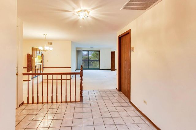 245 Windsor Lane C, Willowbrook, IL 60527