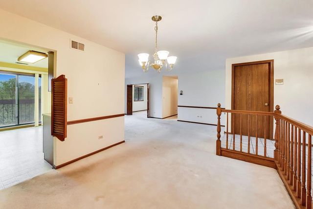 245 Windsor Lane C, Willowbrook, IL 60527