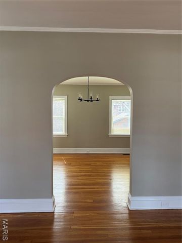 6624 Pershing Avenue, St Louis, MO 63130