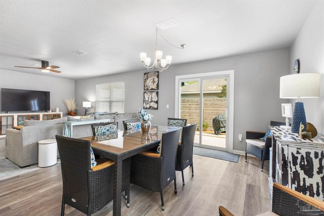 126 Cottage View Dr, Pensacola, FL 32507