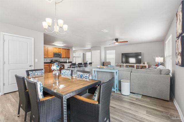 126 Cottage View Dr, Pensacola, FL 32507